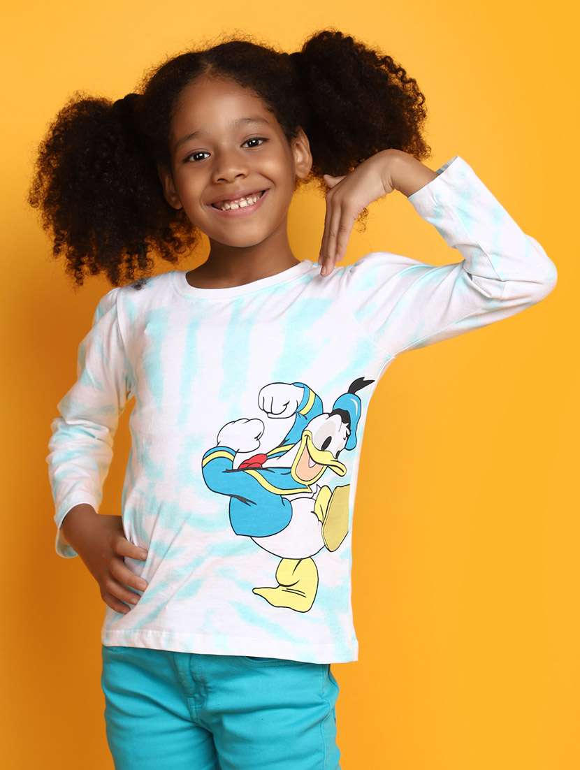 white graphic print round neck tees