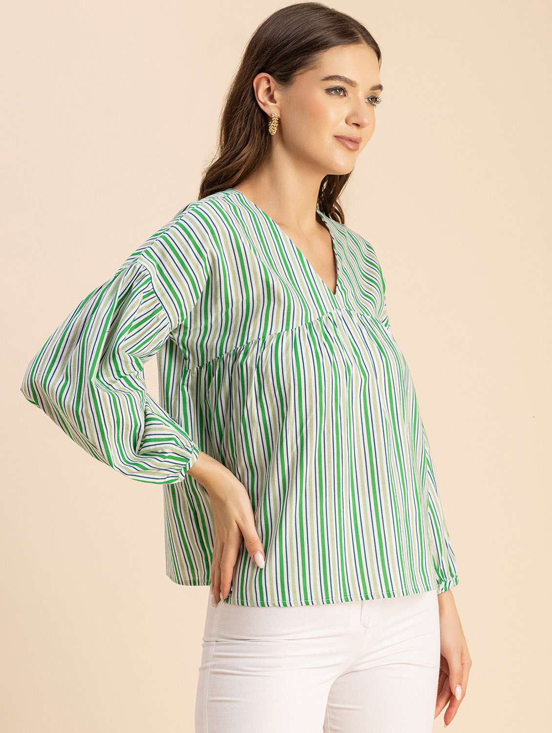 women striped long sleeves straight top - 20694641 -  Standard Image - 2