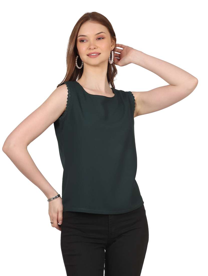 women solid round neck sleeveless top