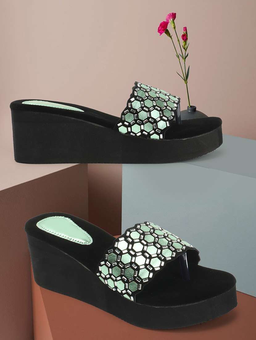 latest stylish tendy slipper for womens and girls