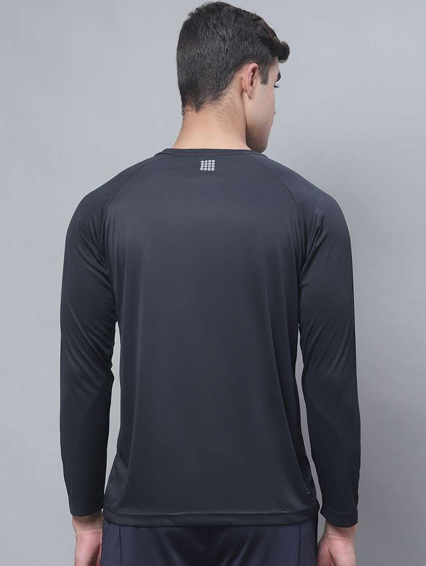 men black round neck t-shirt - 20757330 - Standard Image - 2