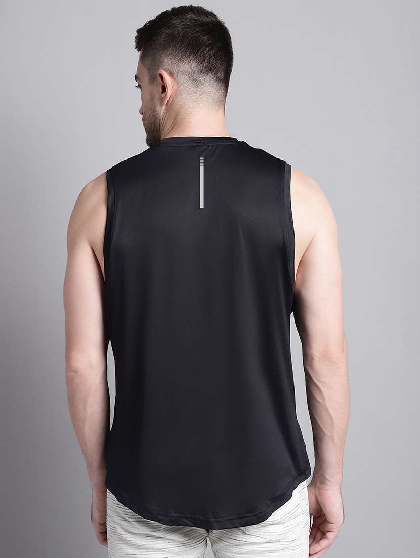 men black round neck t-shirt - 20757333 - Standard Image - 2
