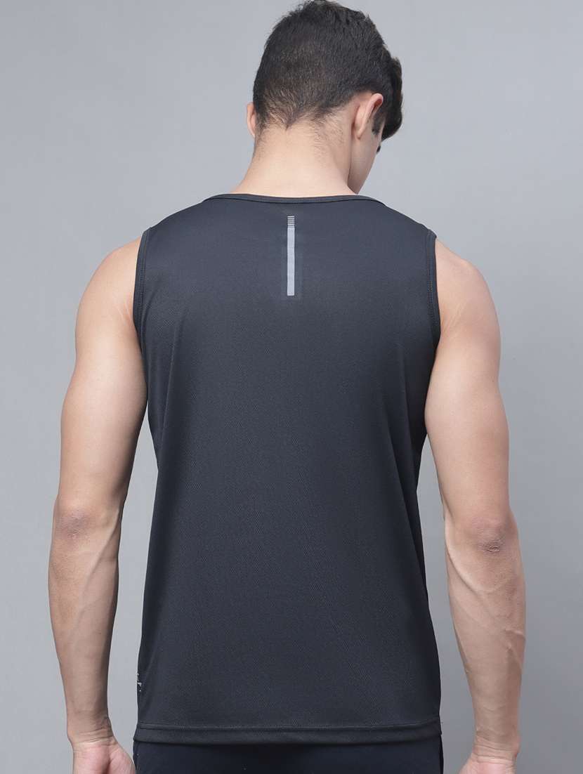 men plain round neck t-shirt - 20757350 - Standard Image - 2