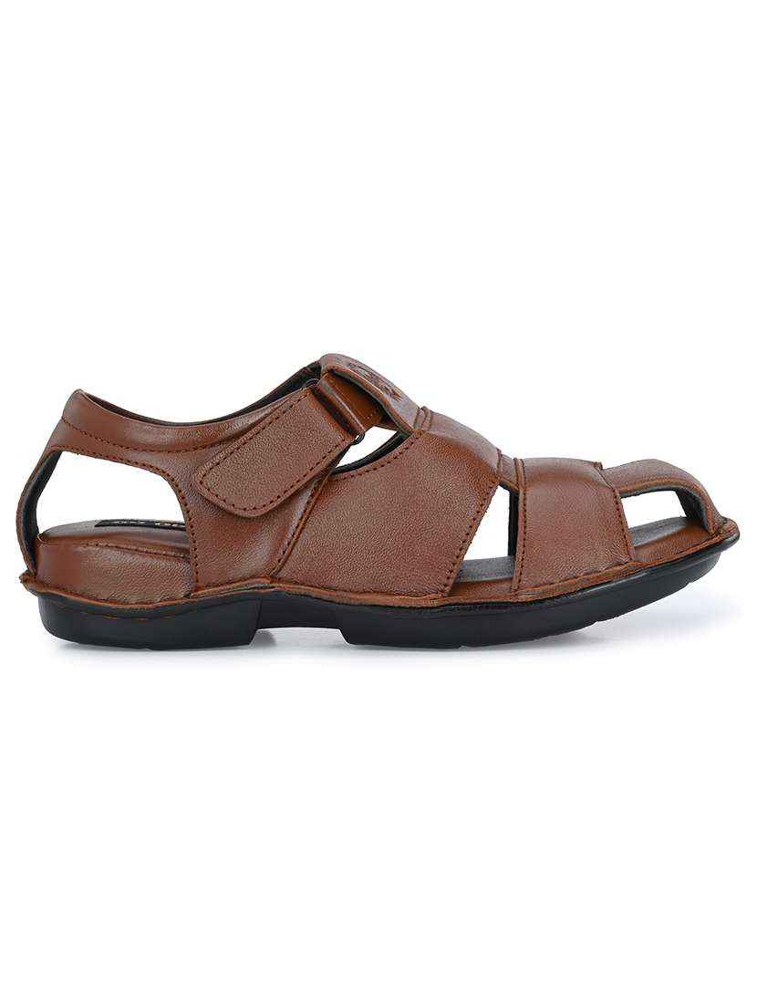 men back strap sandals - 20795213 -  Standard Image - 2