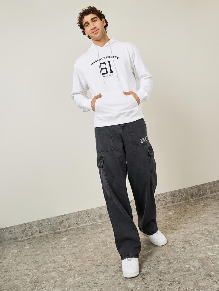 men mid-rise relaxed fit black cargo - 20806371 - Standard Image - 2