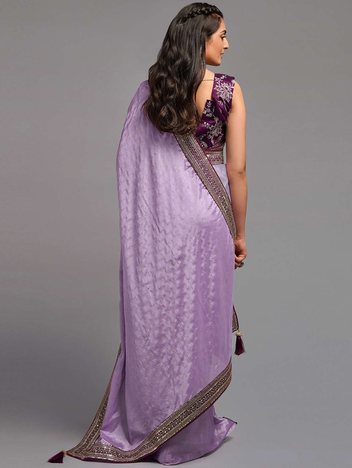 women sequined bordered saree - 20811818 - Standard Image - 2