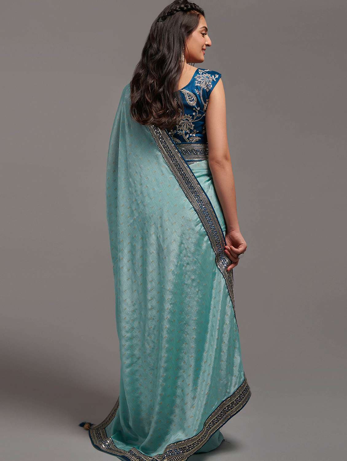 women sequined bordered saree - 20811821 - Standard Image - 2