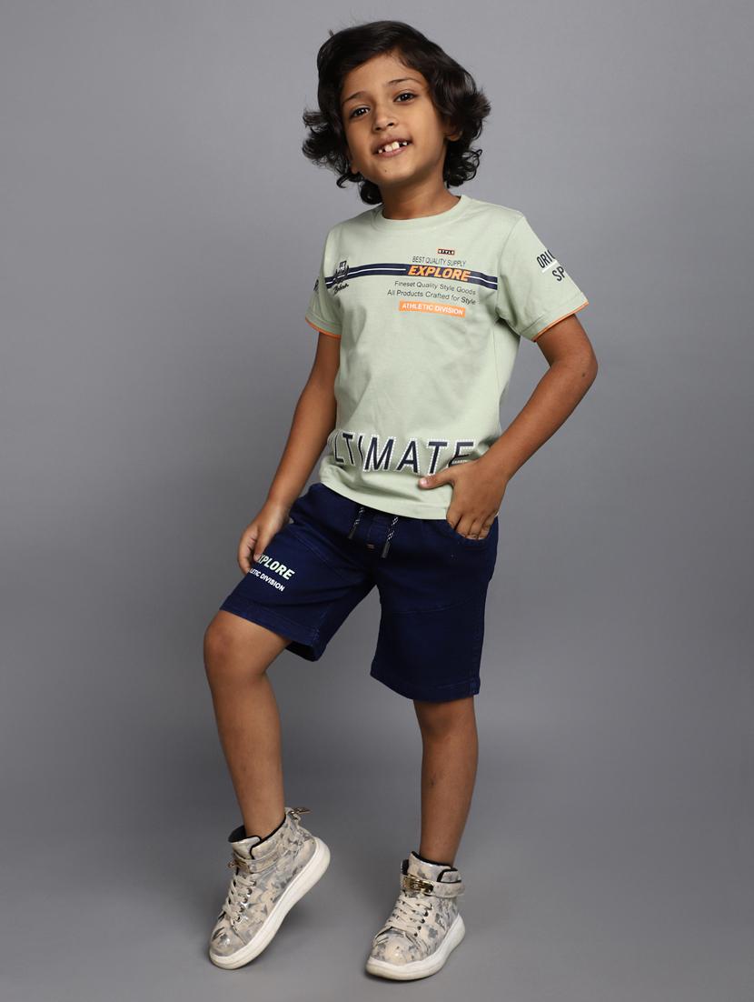 green typography printed shorts set - 20815407 - Standard Image - 2