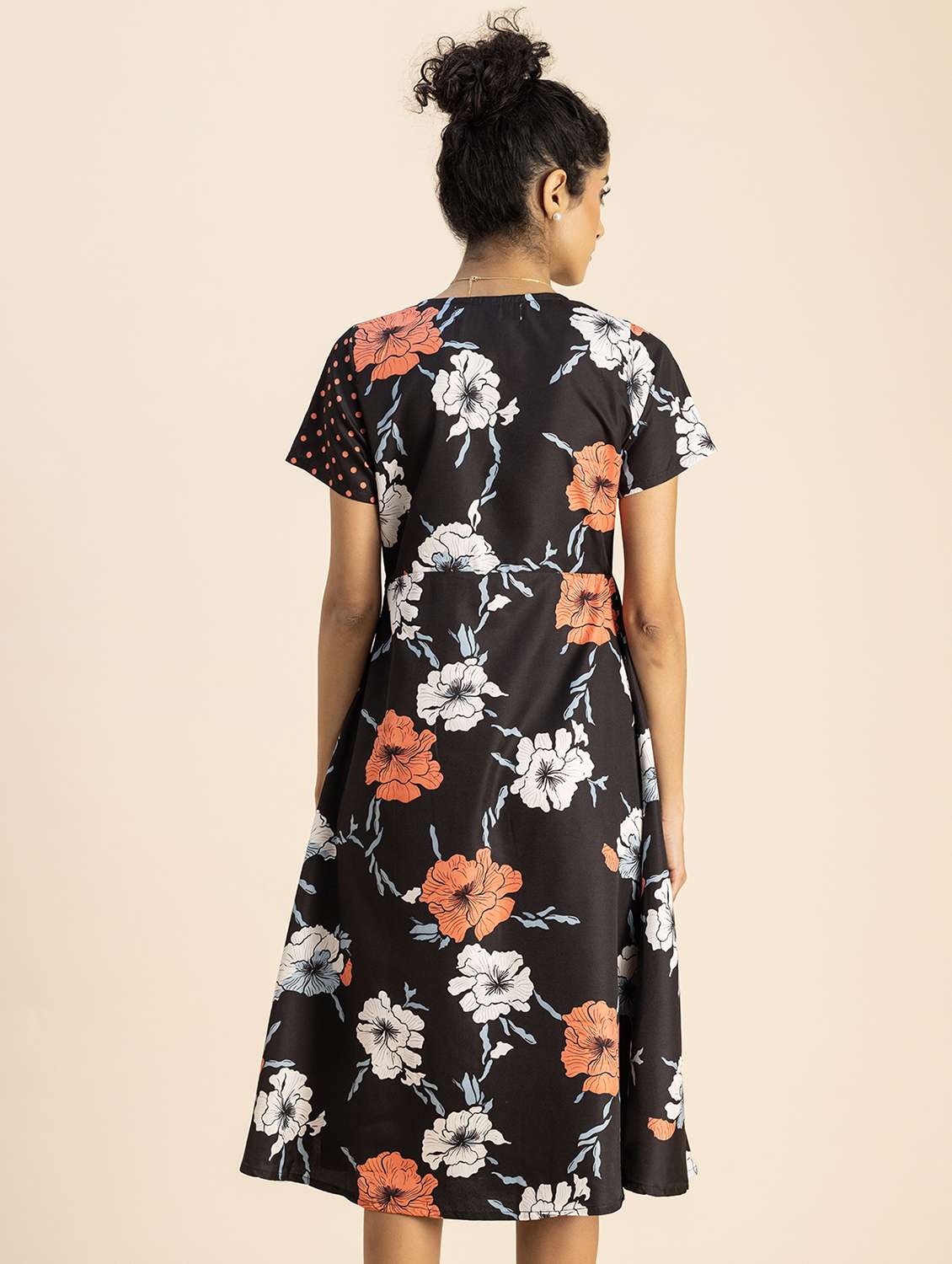 women black floral printed a-line dress - 20817216 -  Standard Image - 2