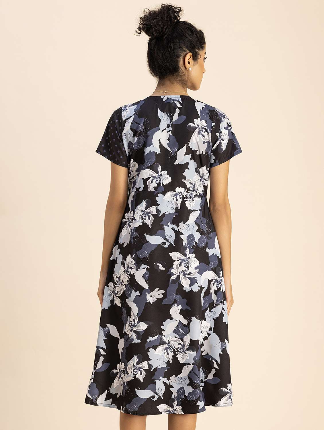 women black floral printed a-line dress - 20817217 -  Standard Image - 2