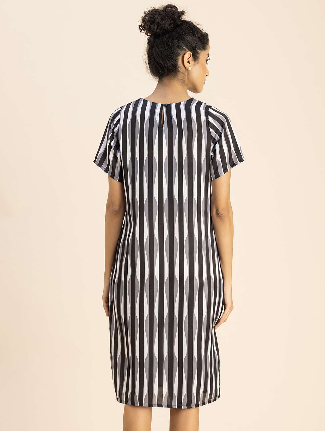 women black stripes printed straight dress - 20817245 -  Standard Image - 2