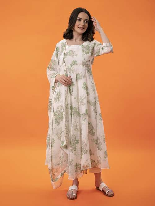 white three quarter sleeve kurta dupatta set - 20817333 - Standard Image - 0