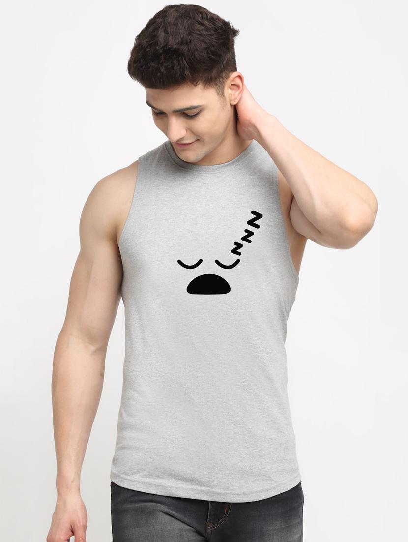 men round neck chest print t-shirt - 20822304 - Zoom Image - 0