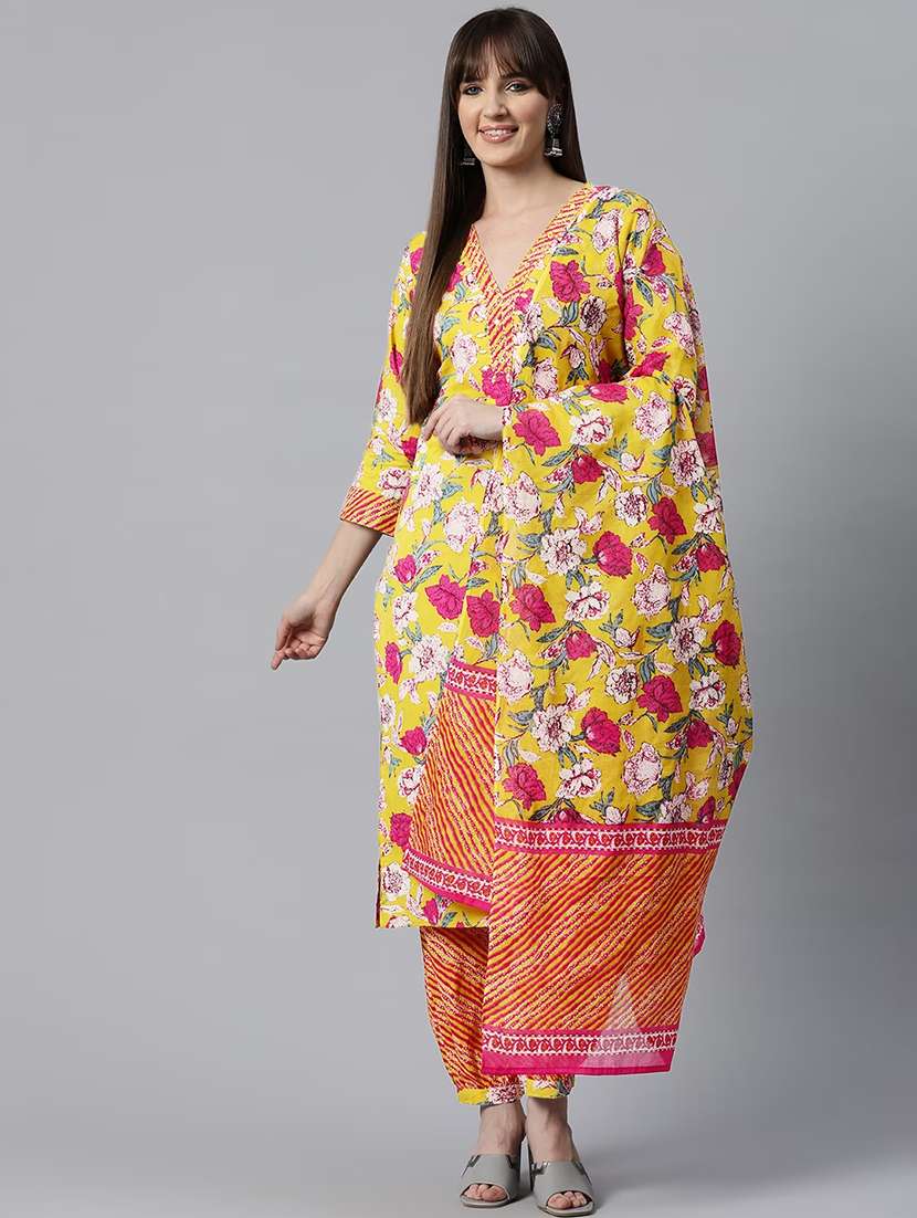 women three quarter sleeve kurta salwar with dupatta set
