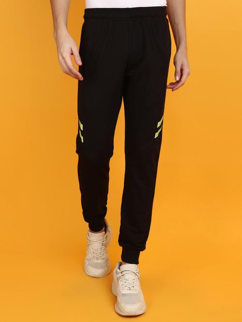 men balck relaxed fit mid rise jooger - 20831566 -  Standard Image - 0