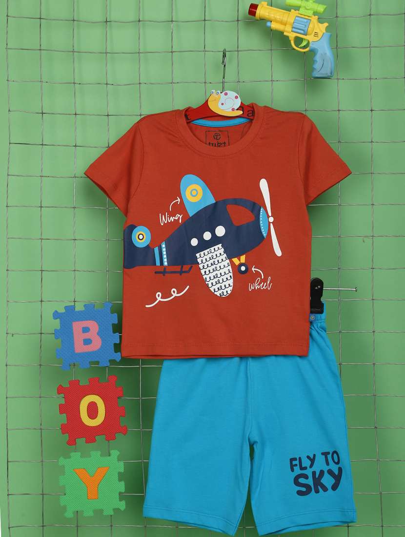 boys round neck graphic printed shorts set