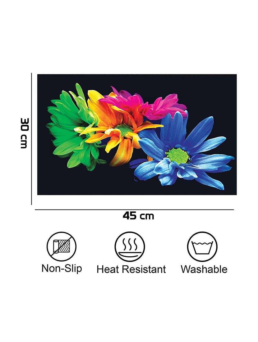 printed placemats for dining table and kitchen - 20853432 -  Standard Image - 2