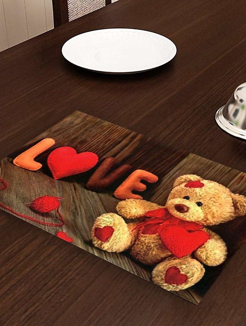 printed placemats for dining table and kitchen - 20853509 -  Standard Image - 2