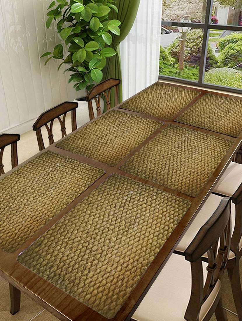 printed placemats for dining table and kitchen - 20853588 -  Standard Image - 2