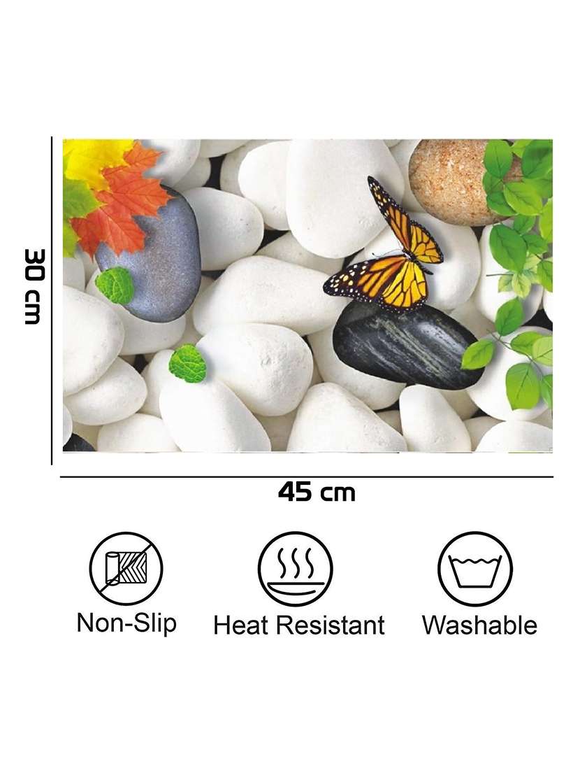 printed placemats for dining table and kitchen - 20853639 -  Standard Image - 2