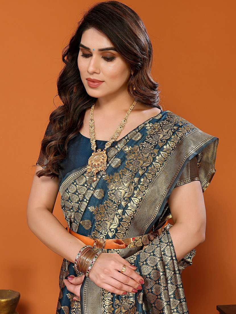 women zari kanjivaram saree with blouse - 20874037 -  Standard Image - 2