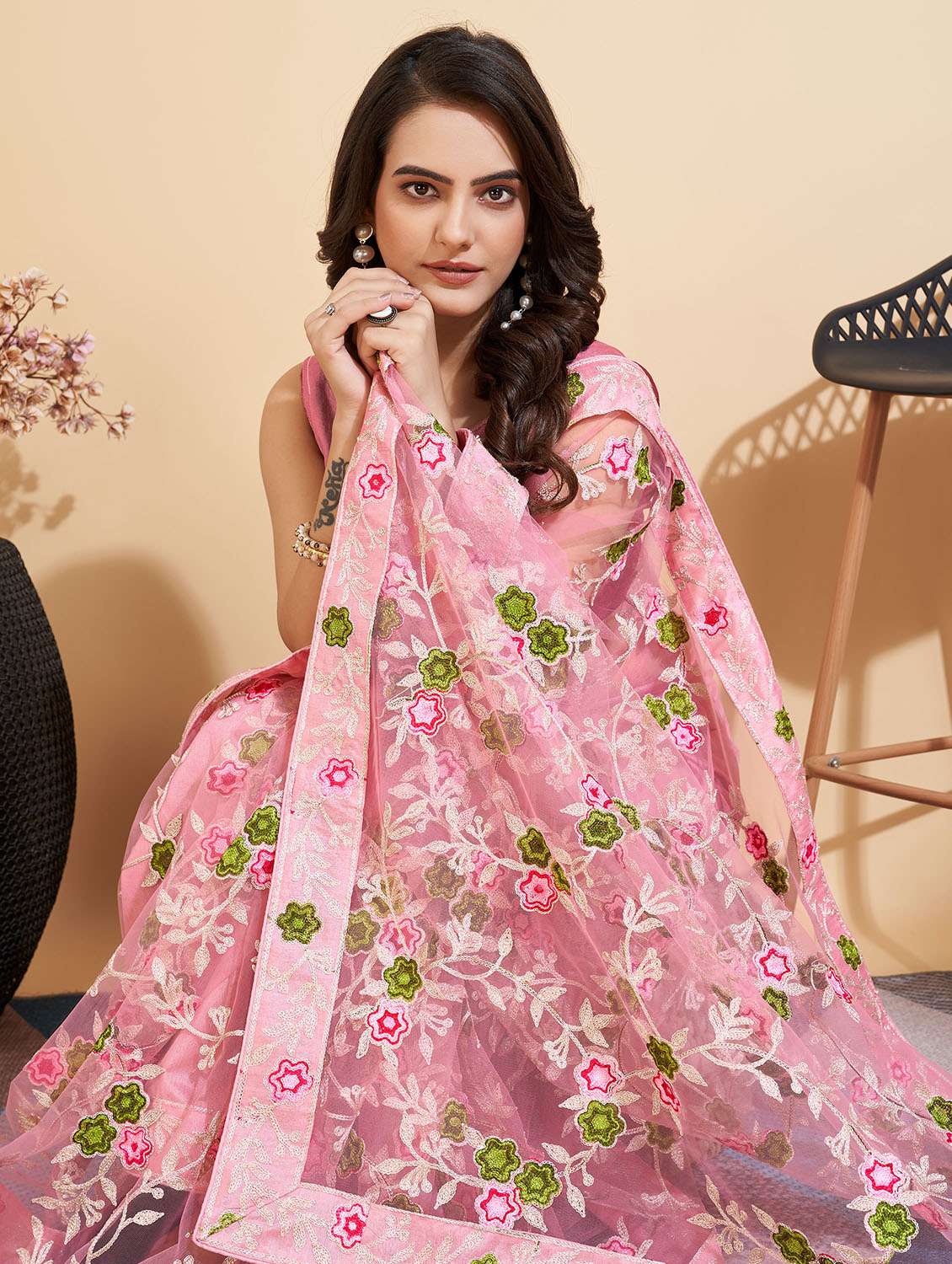 women pink embroidered saree with blouse - 20882386 -  Standard Image - 2