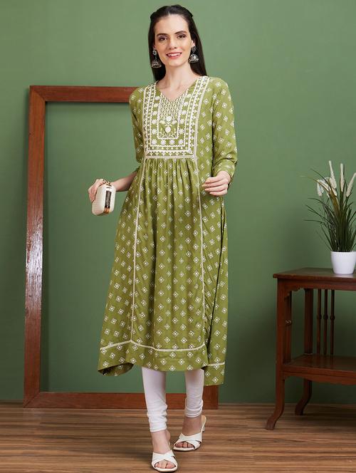 women green v neck a-line kurta - 20885385 -  Standard Image - 0