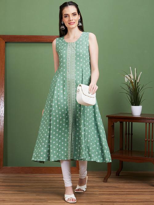 globus women green floral print front slit flared hem panelled a-line kurta - 20885389 - Standard Image - 0