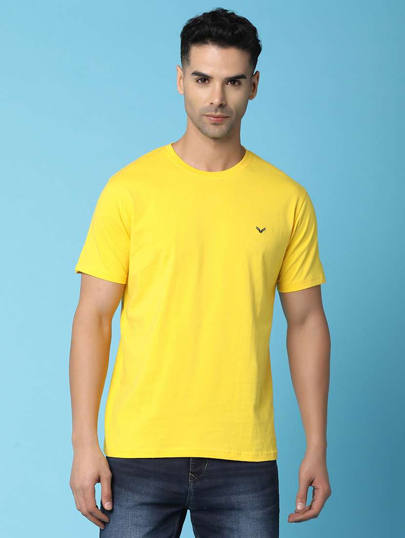 men round neck plain t-shirt - 20890873 -  Standard Image - 2