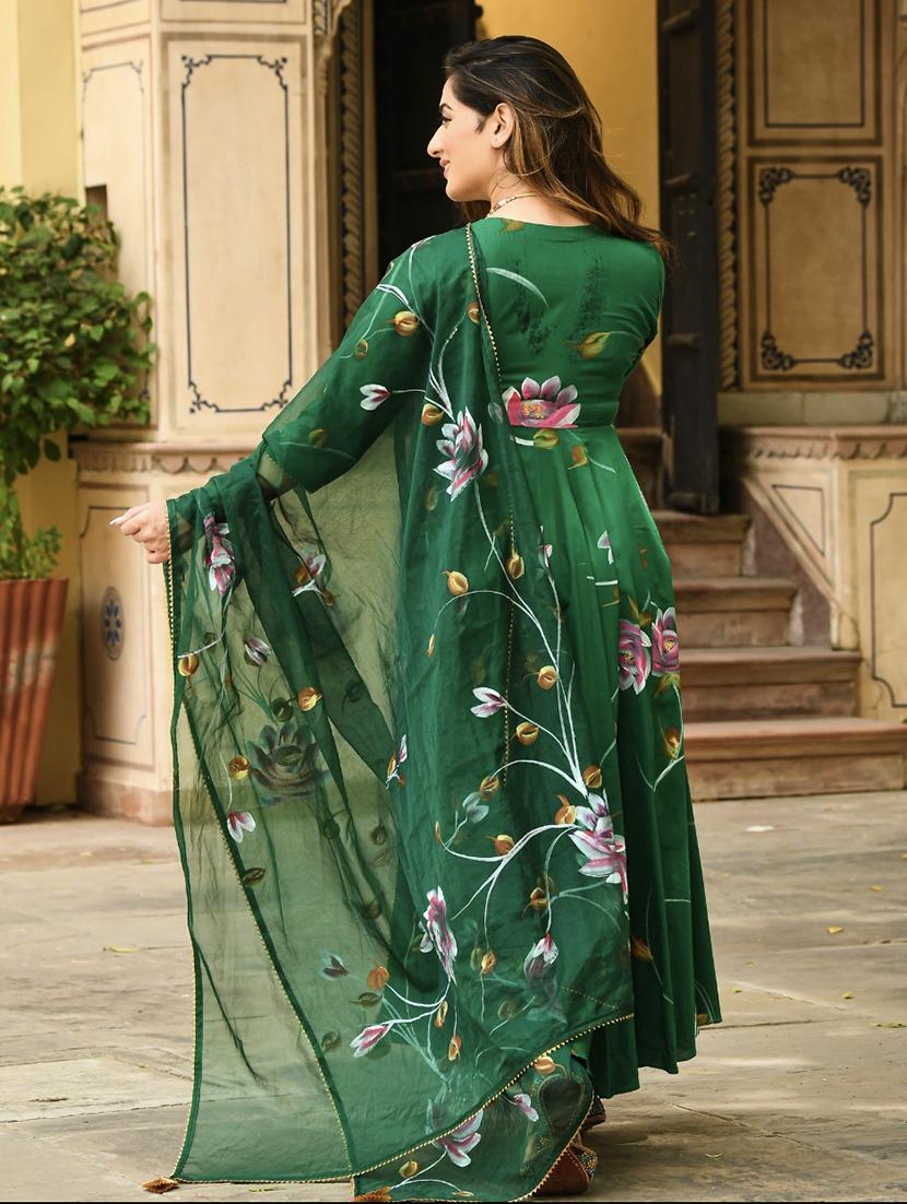 women green floral printed kurta palazzo set with dupatta - 20893328 - Standard Image - 2