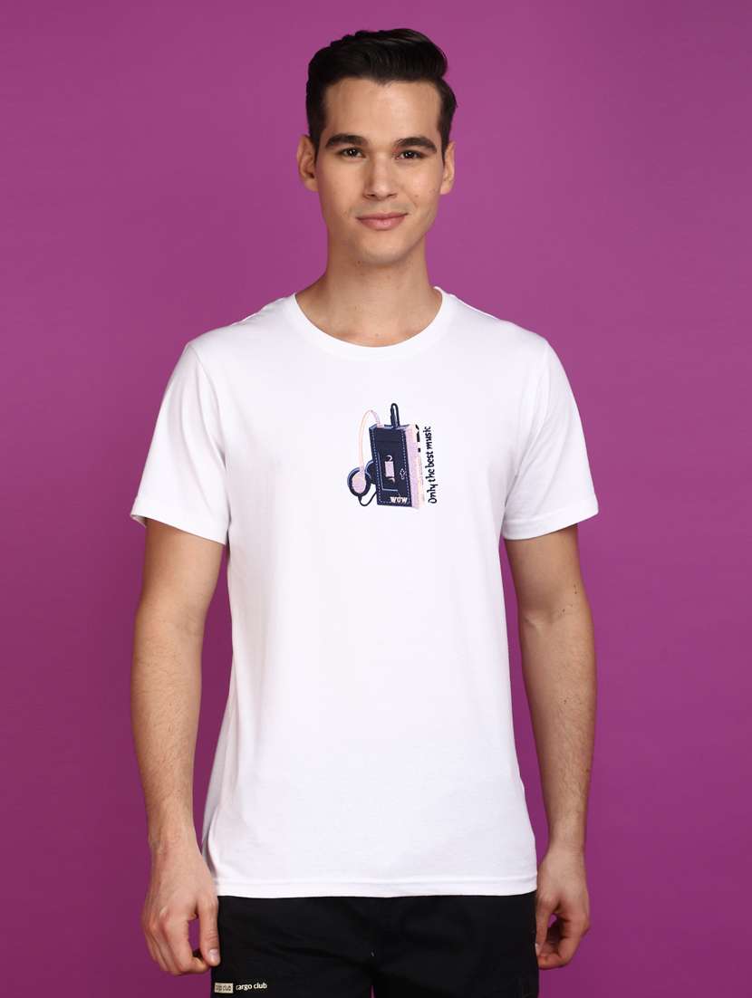 men round neck chect printed t-shirt