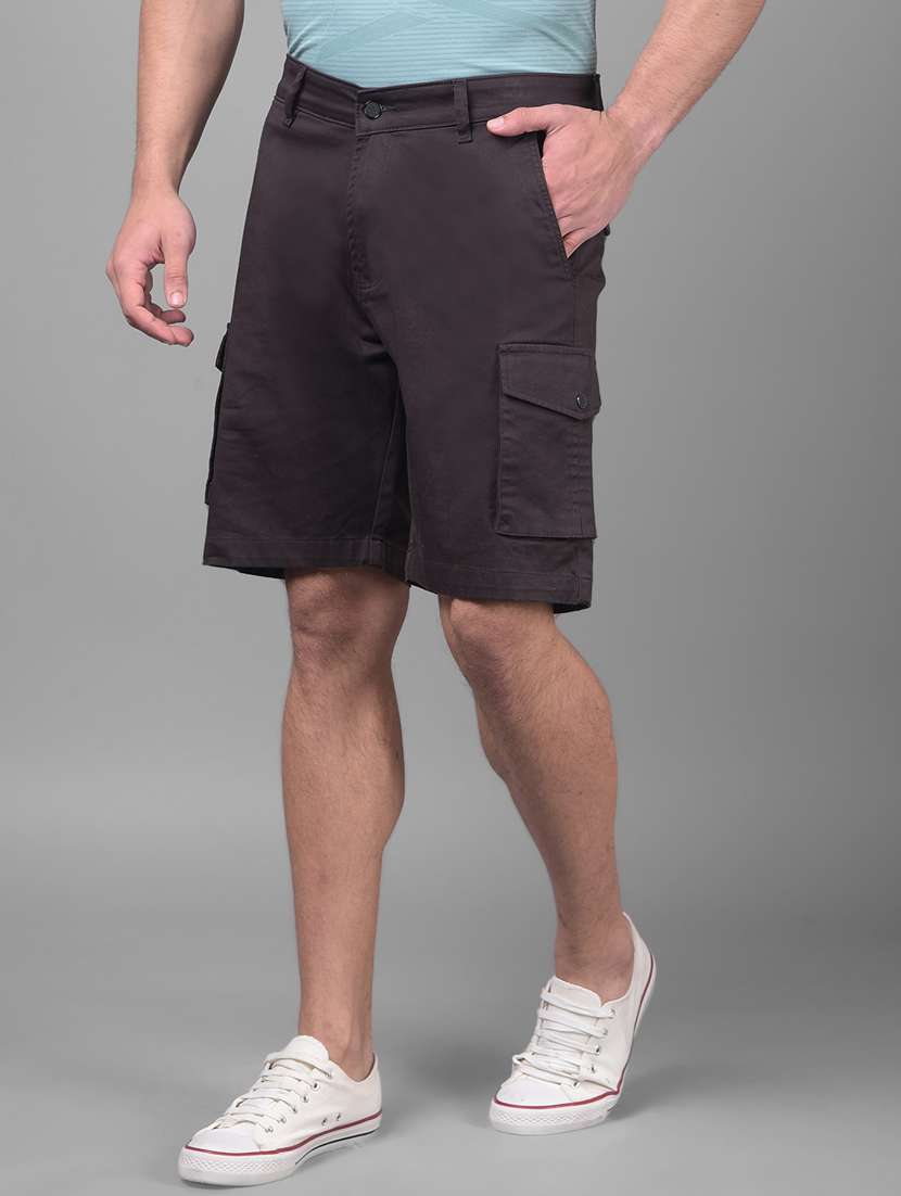 men solid mid rise cargo shorts - 20895241 -  Standard Image - 2