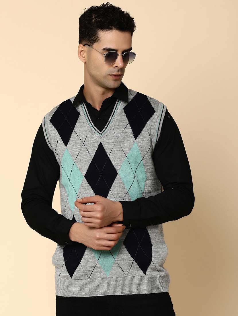 men v-neck geometric pullover - 20917554 -  Standard Image - 2
