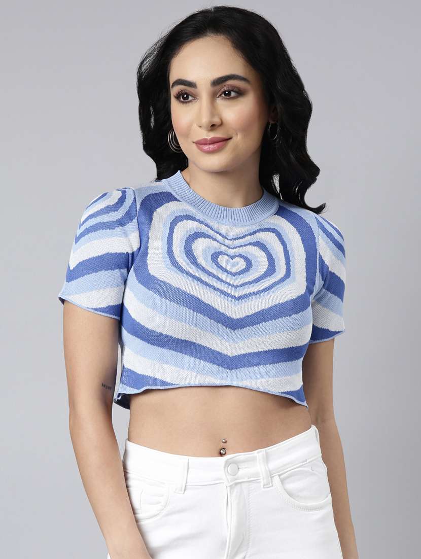 blue printed detailed crop top