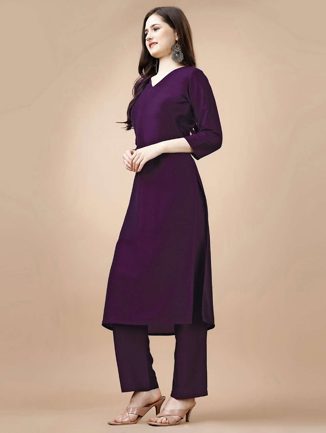 women purple solid v neck kurta pant set - 20929890 -  Standard Image - 2