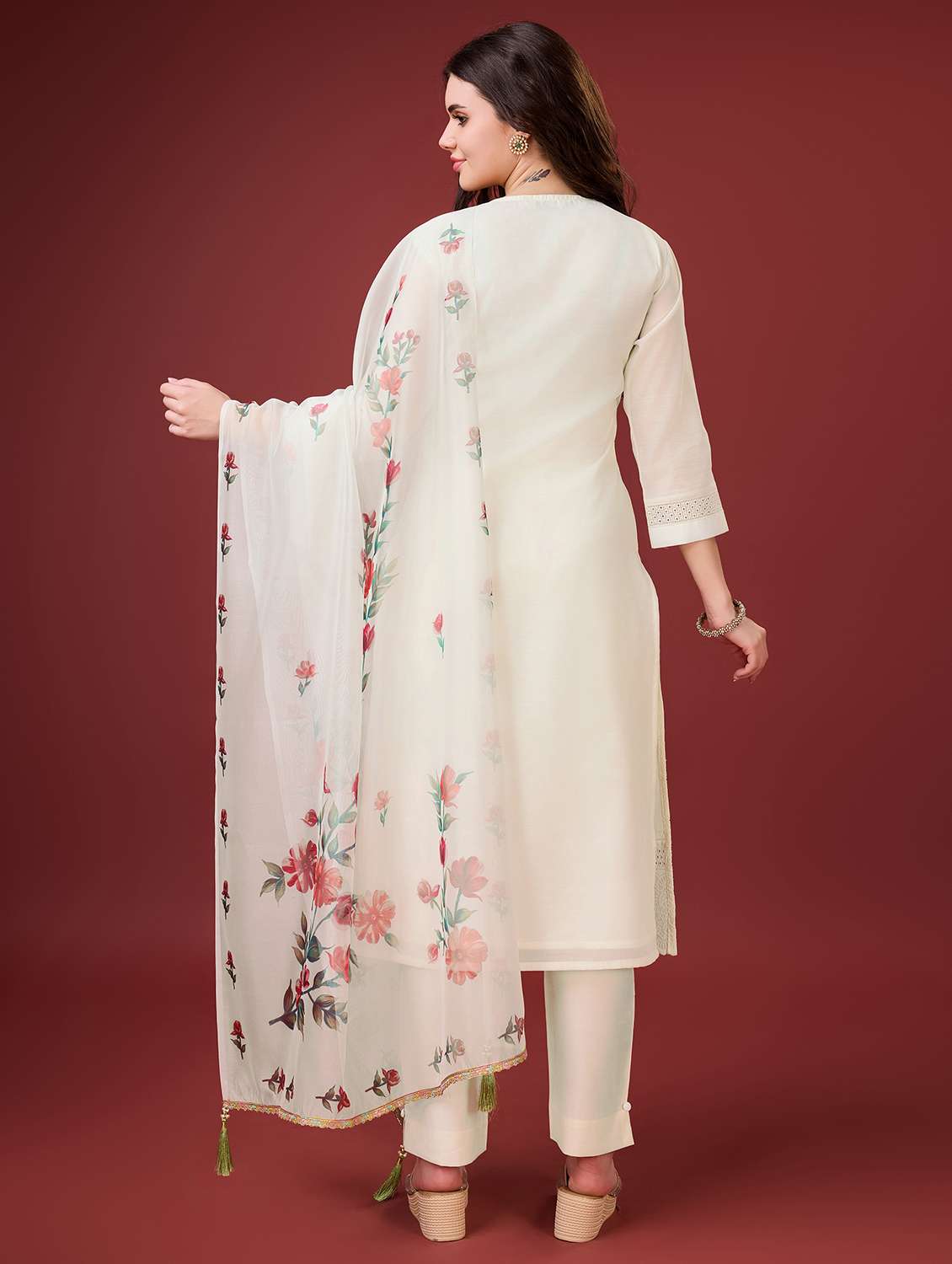 women off-white v neck kurta pant set with dupatta set - 20929910 -  Standard Image - 2
