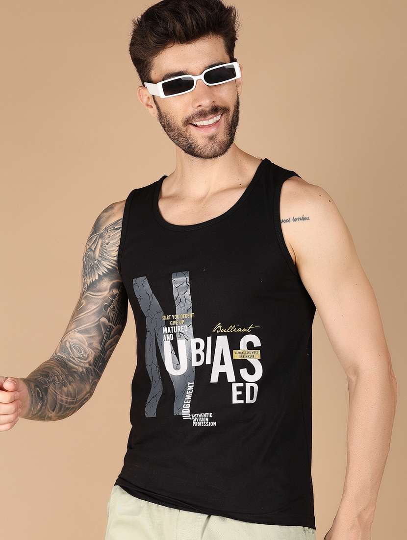 men round neck sleeveless vest - 20948768 -  Standard Image - 2