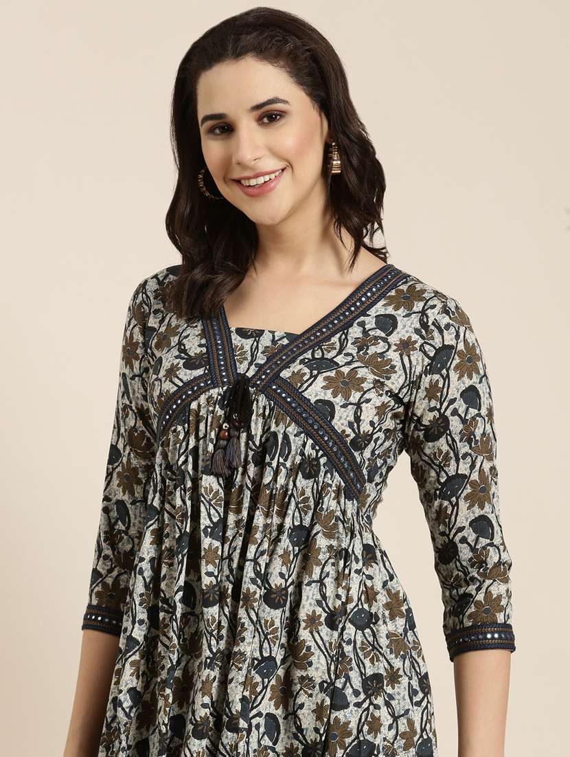 women blue v neck floral printed kurta - 20960941 -  Standard Image - 7