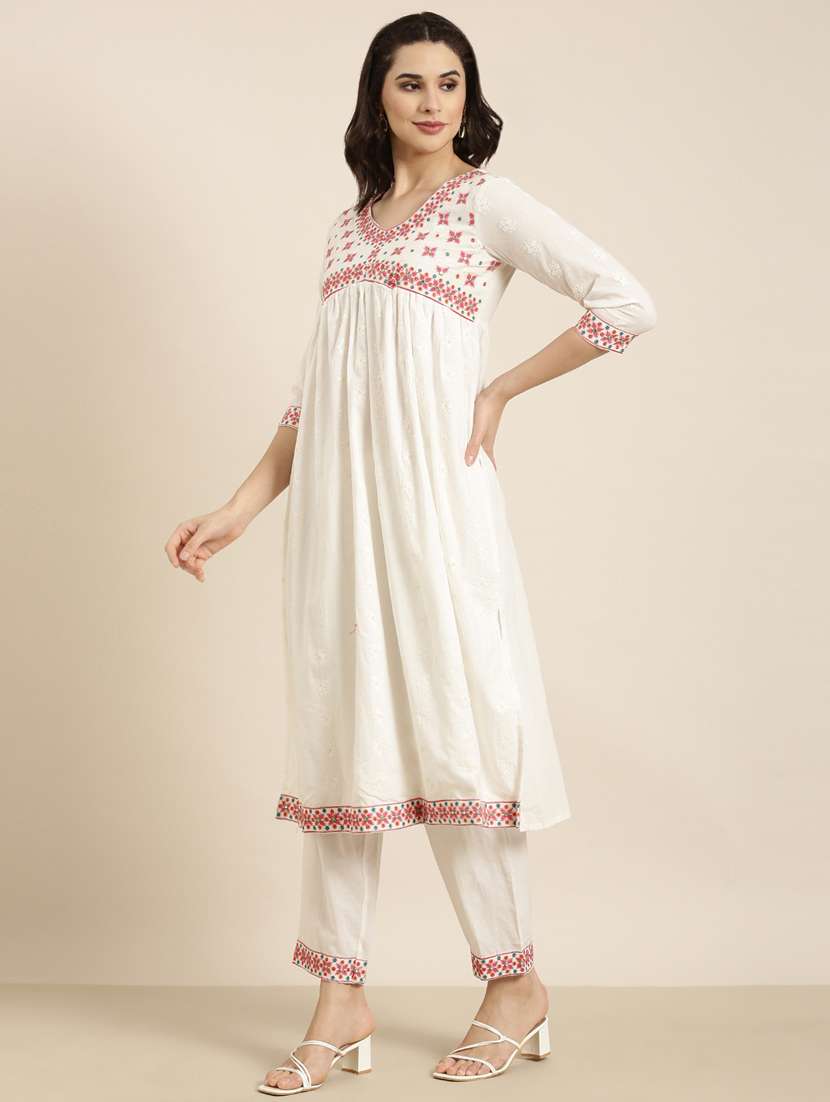 women embroidered kurta pant set with dupatta - 20961125 -  Standard Image - 2