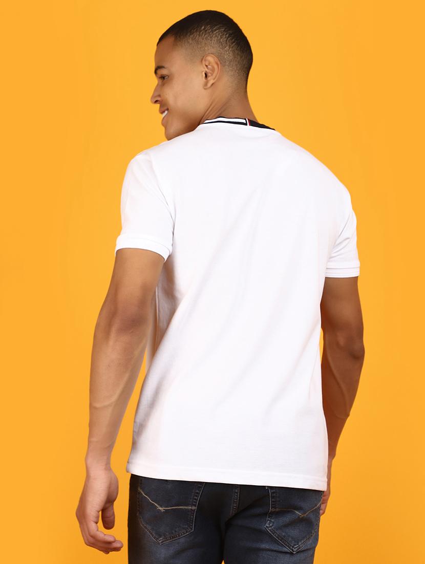men round neck placement printed t-shirt - 20962346 - Standard Image - 2