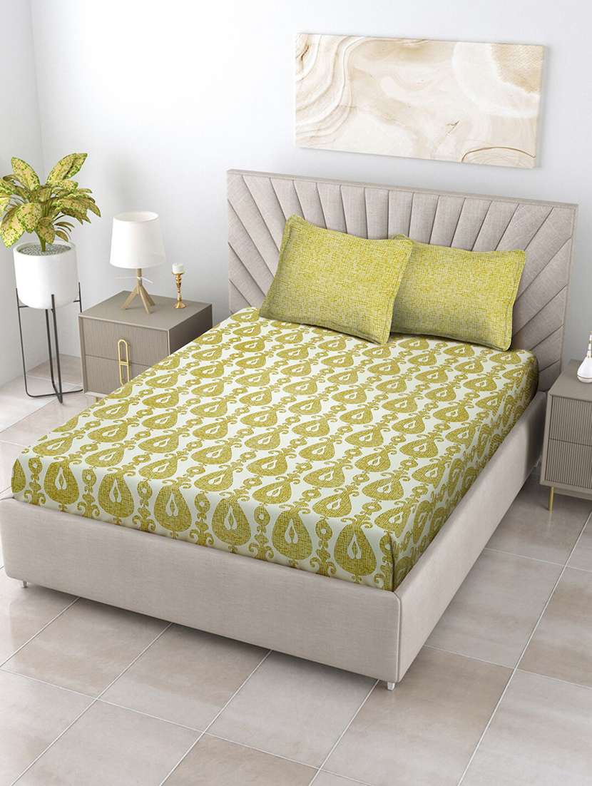printed bedsheet with 2 pillow covers