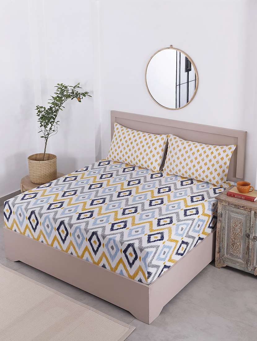 printed bedsheet with 2 pillow covers