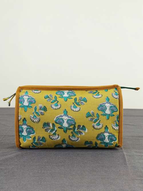 women floral print cotton pouch - 20967603 - Standard Image - 0