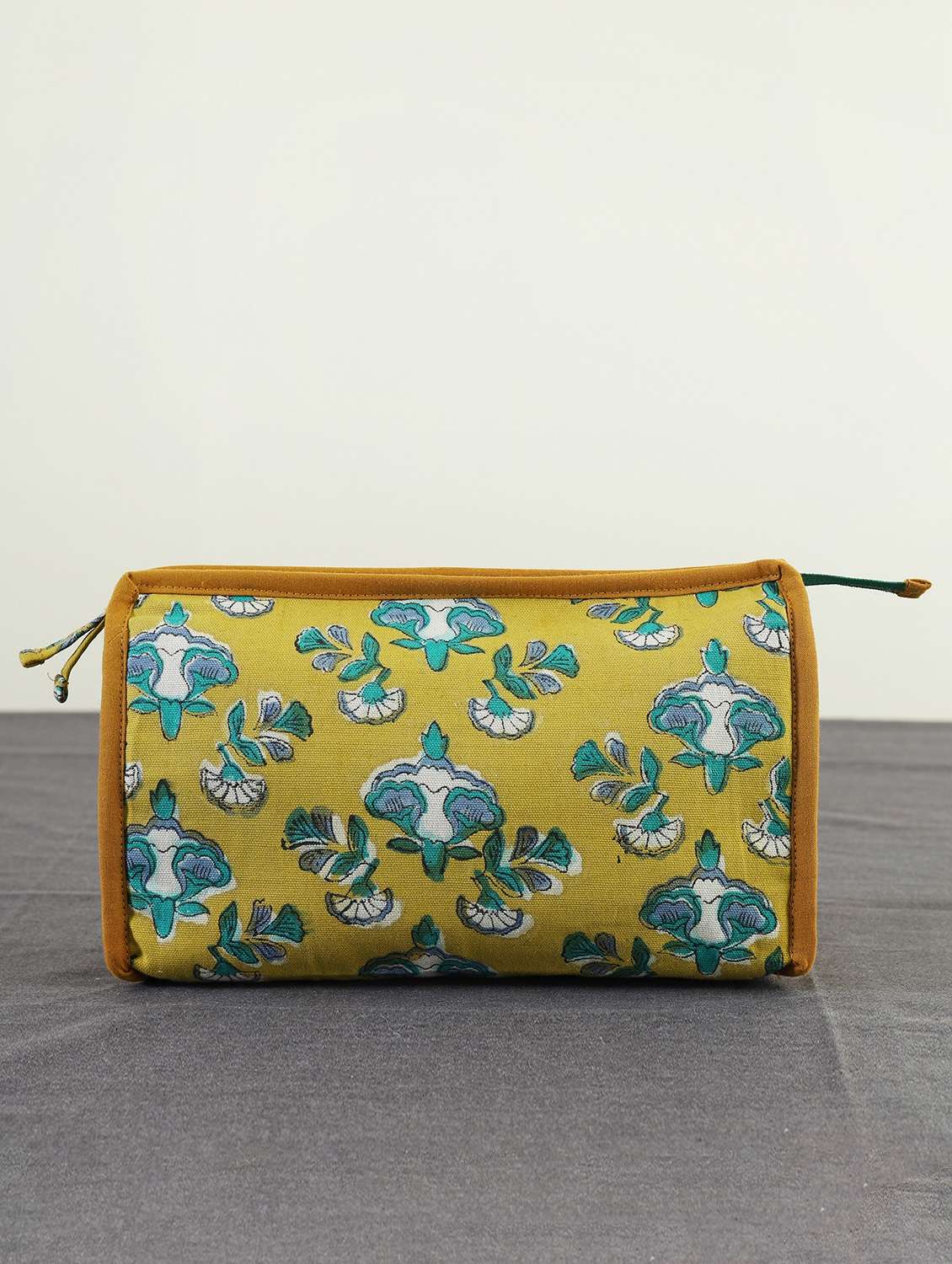 women floral print cotton pouch - 20967603 - Zoom Image - 0
