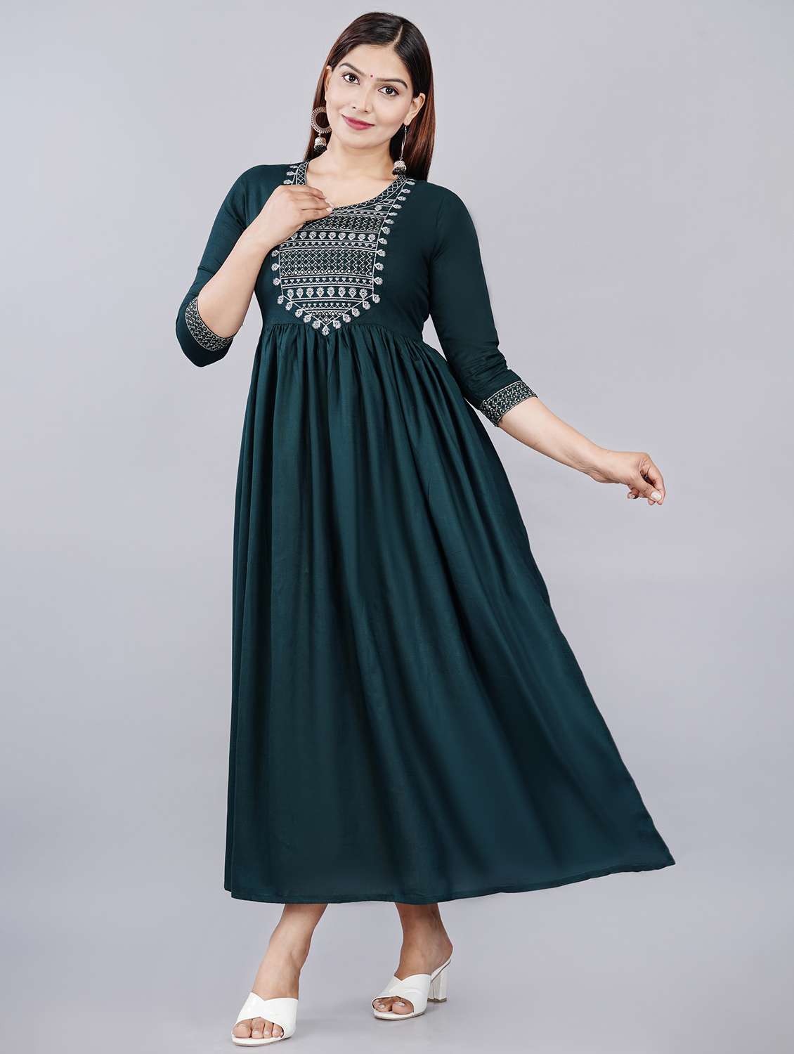 women green round neck flared dress