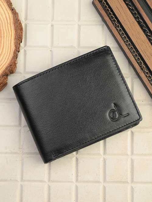 black leather wallet - 20980362 -  Standard Image - 0