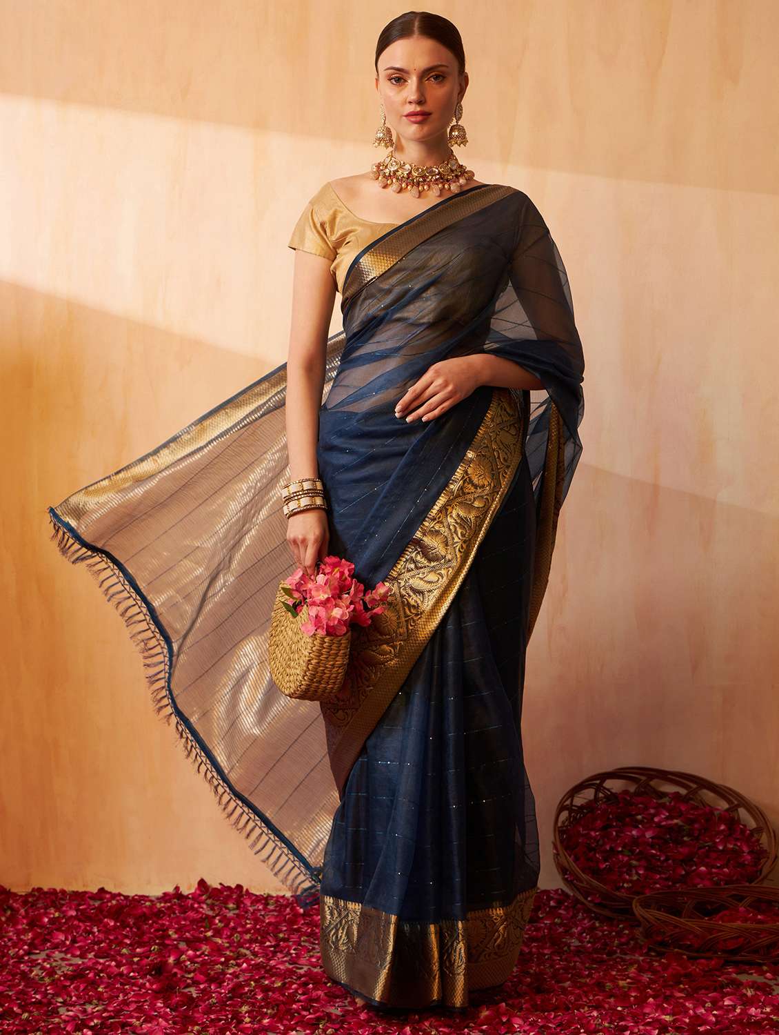 women solid with bordered saree with blouse