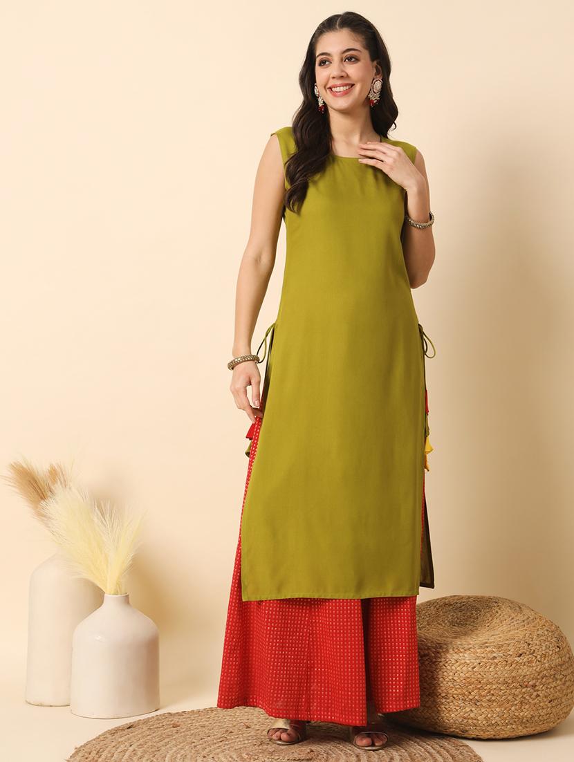 women solid sleveless straight kurta - 20996159 -  Zoom Image - 0