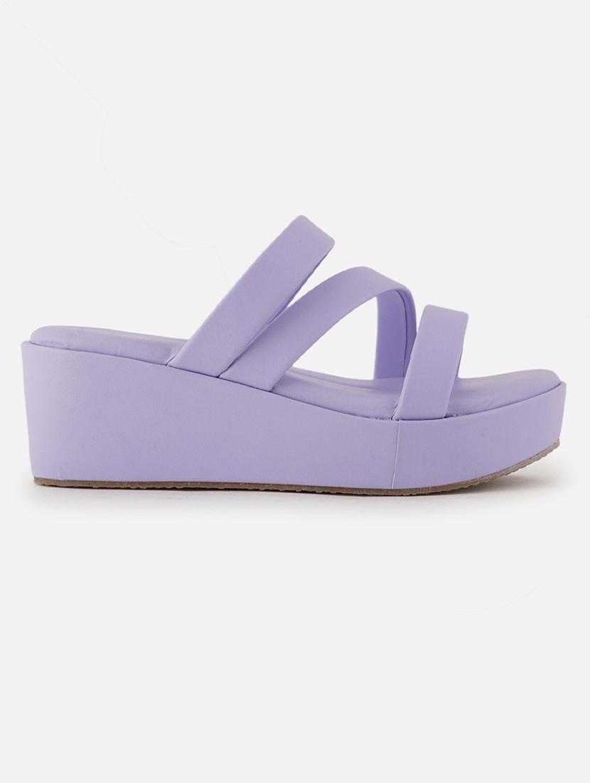 woman sandal - 21000948 -  Standard Image - 2