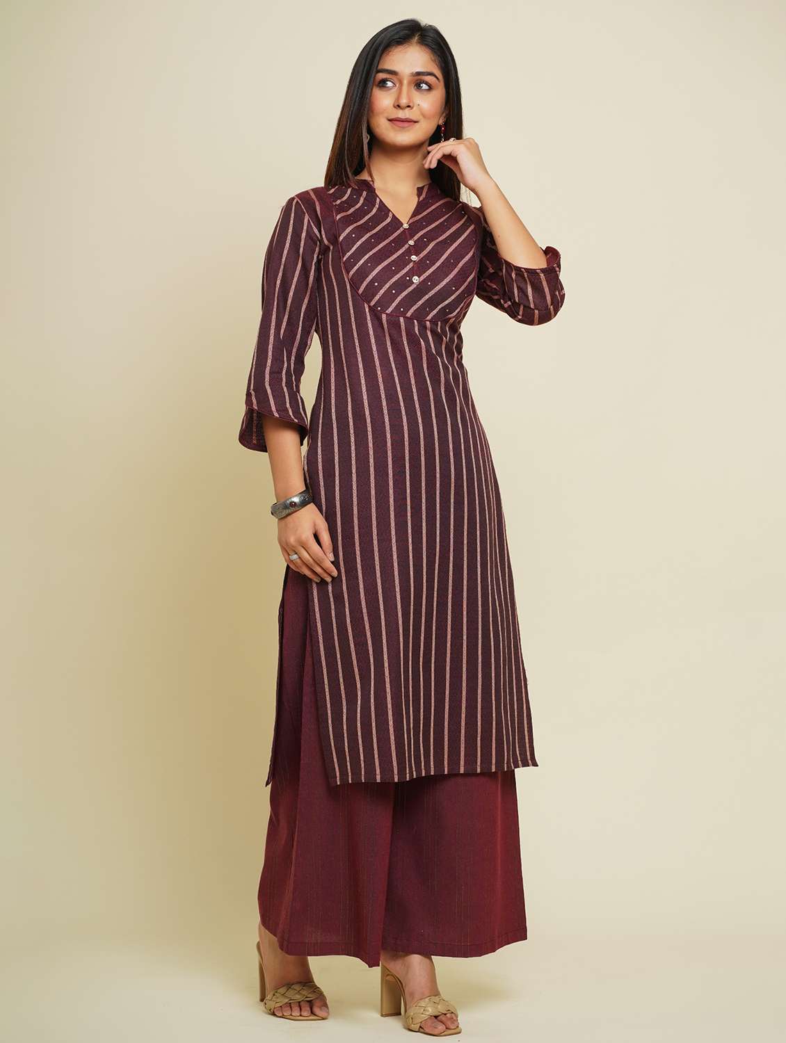 women maroon mandarin neck kurta palazzo set